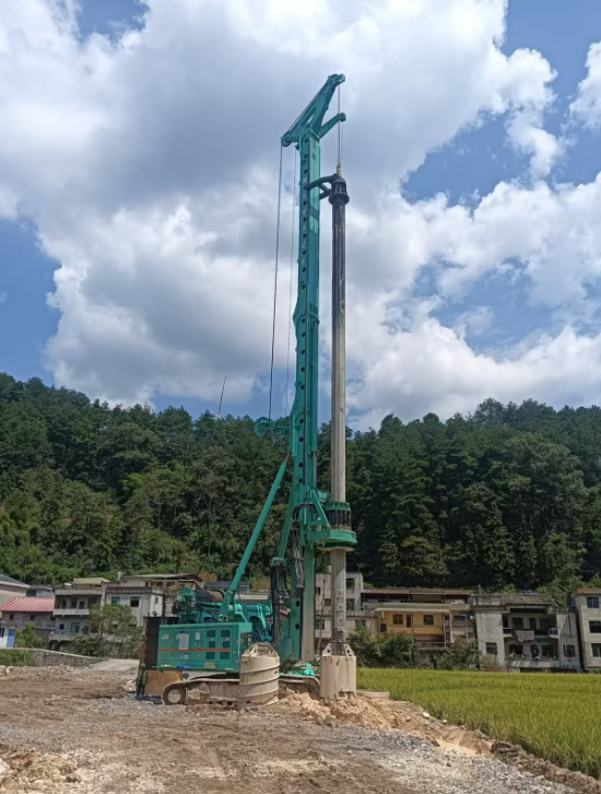 逆勢(shì)而上，上海金泰大型旋挖鉆機(jī)憑實(shí)力破局基建寒冬